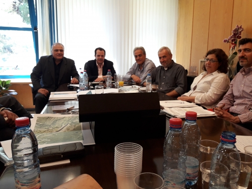 &Sigma;&tau;&omicron; &Upsilon;.&Mu;.&Epsilon; &gamma;&iota;&alpha; &pi;&rho;&omicron;&gamma;&rho;&alpha;&mu;&mu;&alpha;&tau;&iota;&kappa;ή &sigma;ύ&mu;&beta;&alpha;&sigma;&eta; &gamma;&iota;&alpha; &tau;&alpha; έ&rho;&gamma;&alpha; &omicron; &Delta;ή&mu;&alpha;&rho;&chi;&omicron;&sigmaf; &Kappa;. &Tau;&zeta;&omicron;&upsilon;&mu;έ&rho;&kappa;&omega;&nu; &Mu;. &Gamma;&alpha;&rho;&nu;έ&lambda;&eta;&sigmaf;
